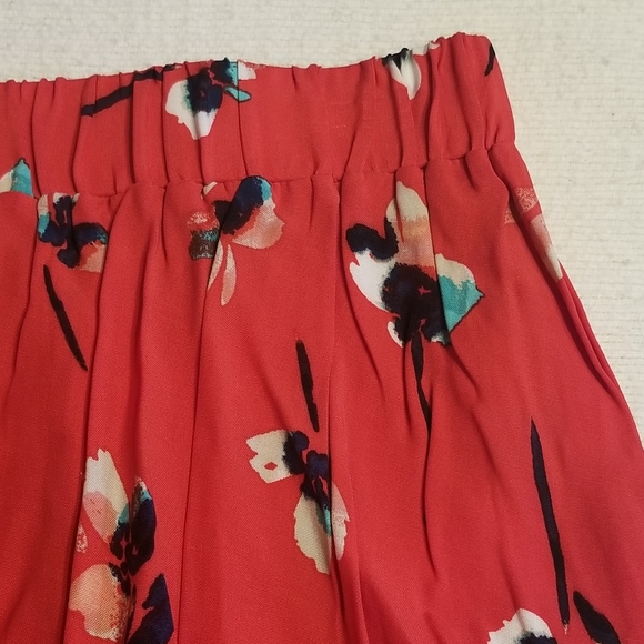 TOPSHOP Spring Skirt - True Red Floral - Picture 6 of 8